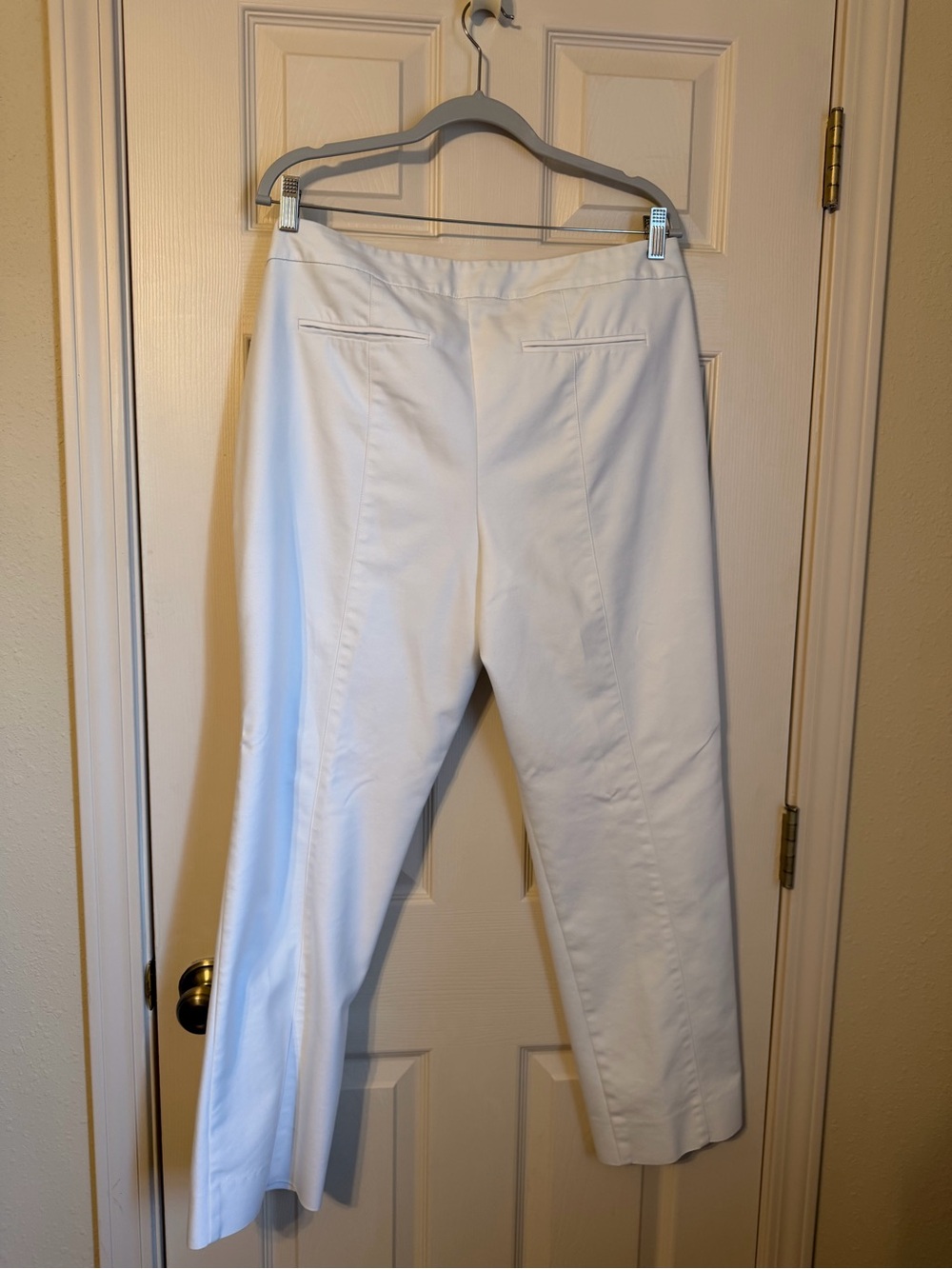 Chico’s So Slimming White Tailored Pants. Inseam 28” Chico’s size 2 or US 12